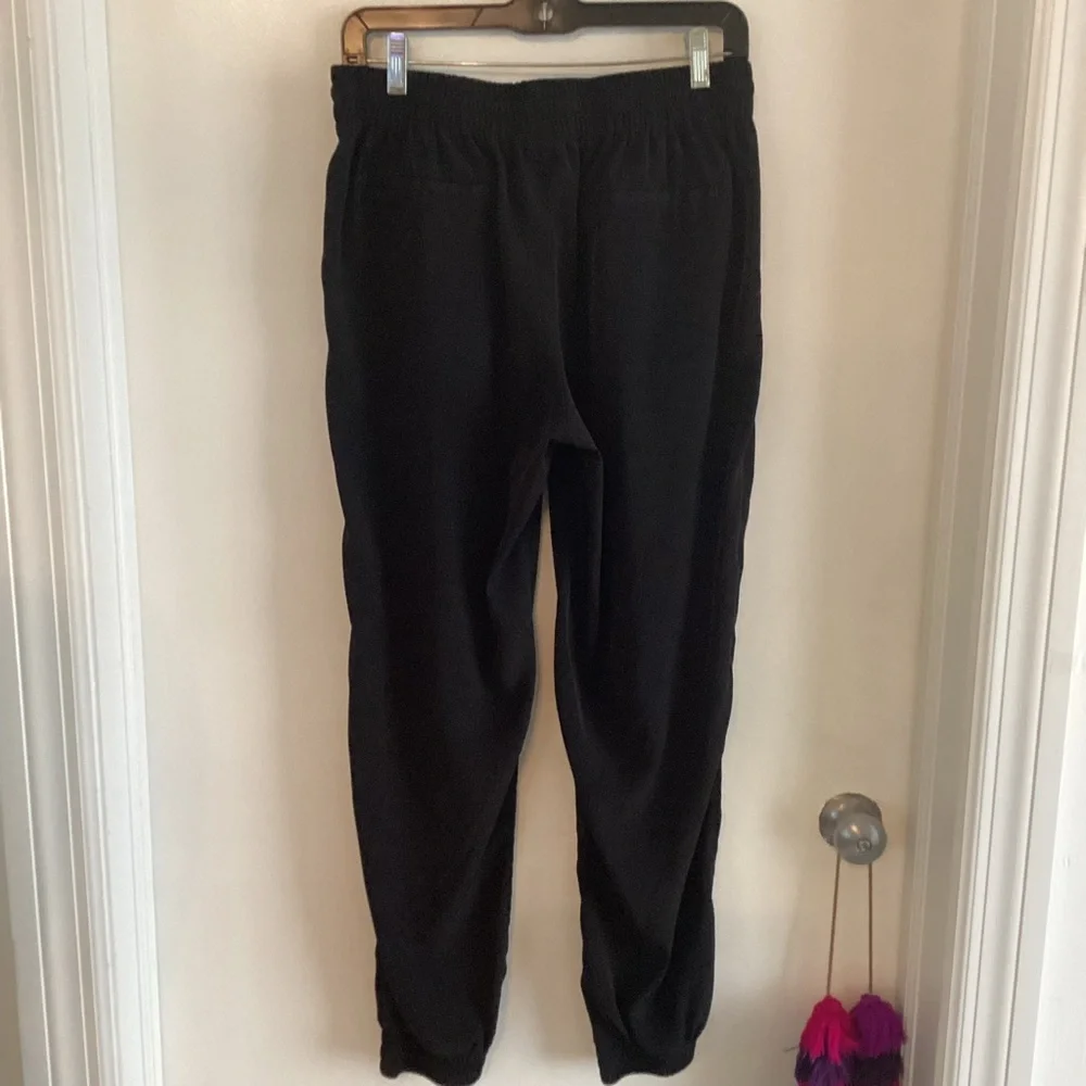 EXPRESS Black Dressy ANKLE Mid Rise Elastic Waist Jogger Type Silky Pants! Med